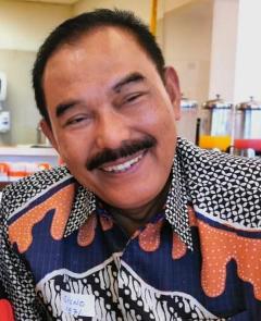 Indahnya Seragam Warna Cokelat